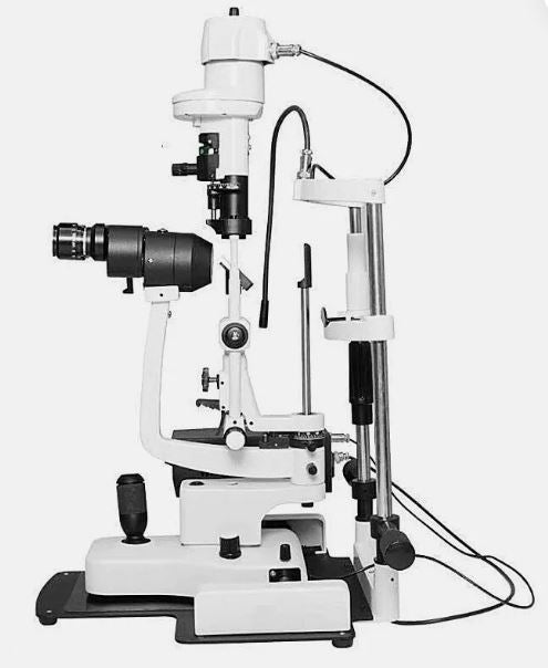 Ergonomic tilt-able slit lamp